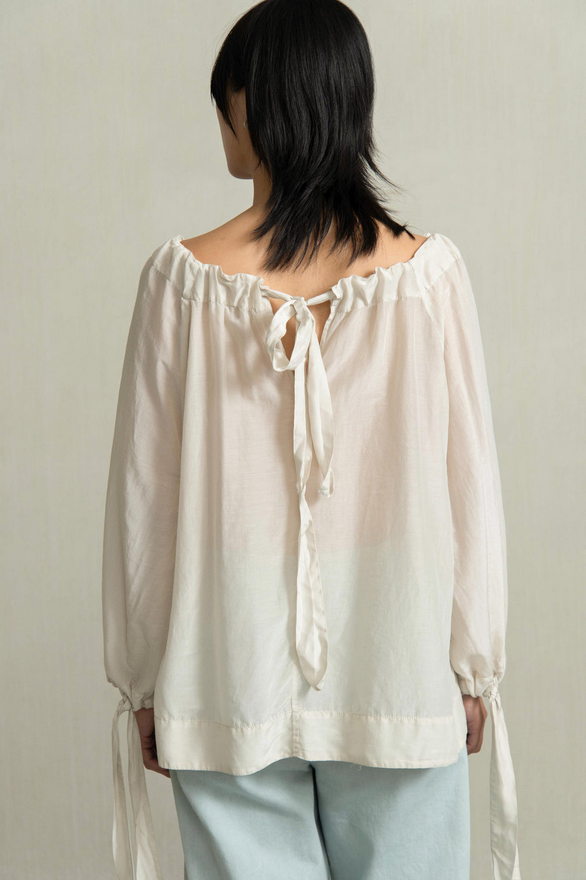 HUMANOID toppur Cherry Milk